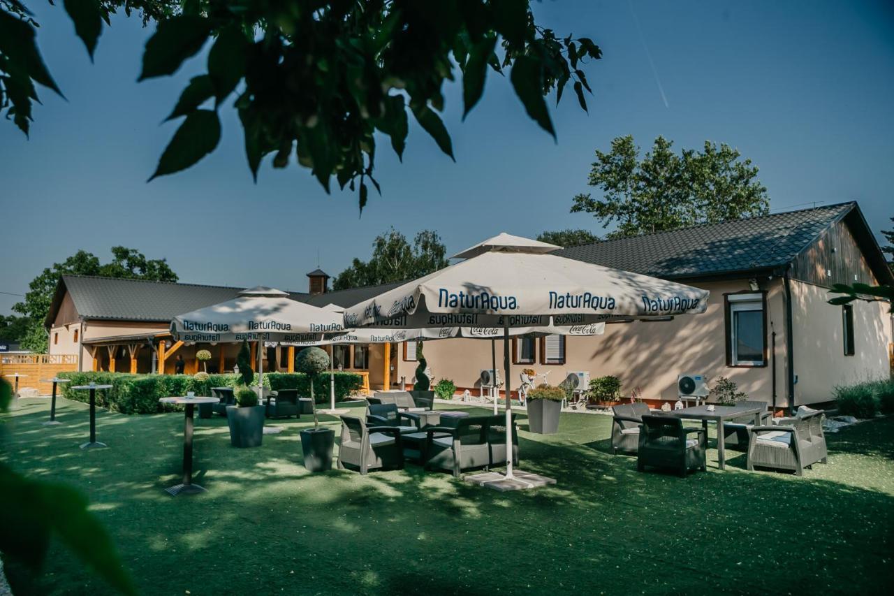Sztár Motel Étterem Balassagyarmat Exterior foto